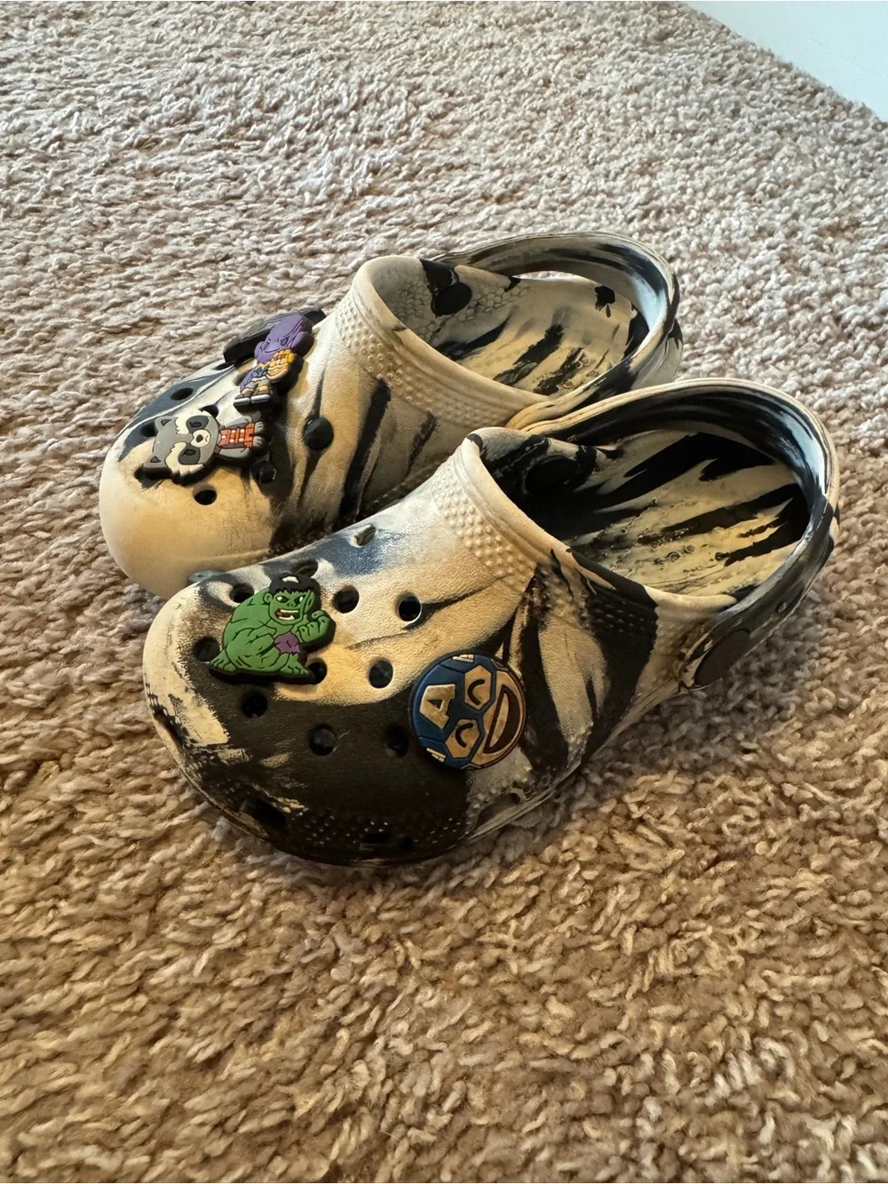 Kids Crocs-tie dye black and white